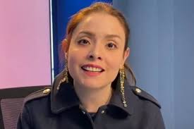 Aún no entiendo cómo hay gente que defiende a Maryfer Centeno. Son pendejos o se hacen?
No se trata de que haya “violencia” contra ella. Se trata de hacer ver que es una charlatana y punto.