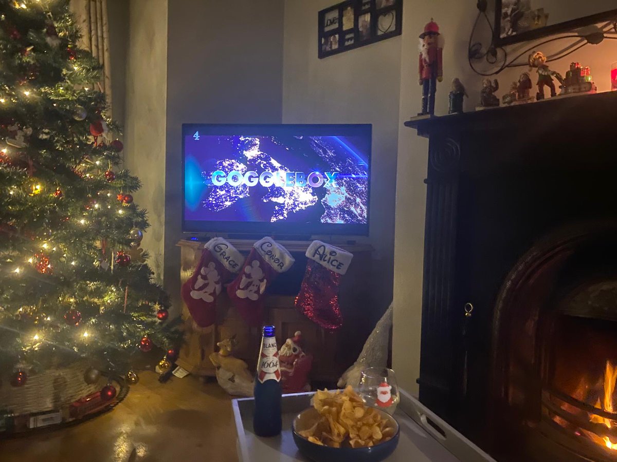 JaseL2022's tweet image. #gogglebox friday 👌🏻💯🎄