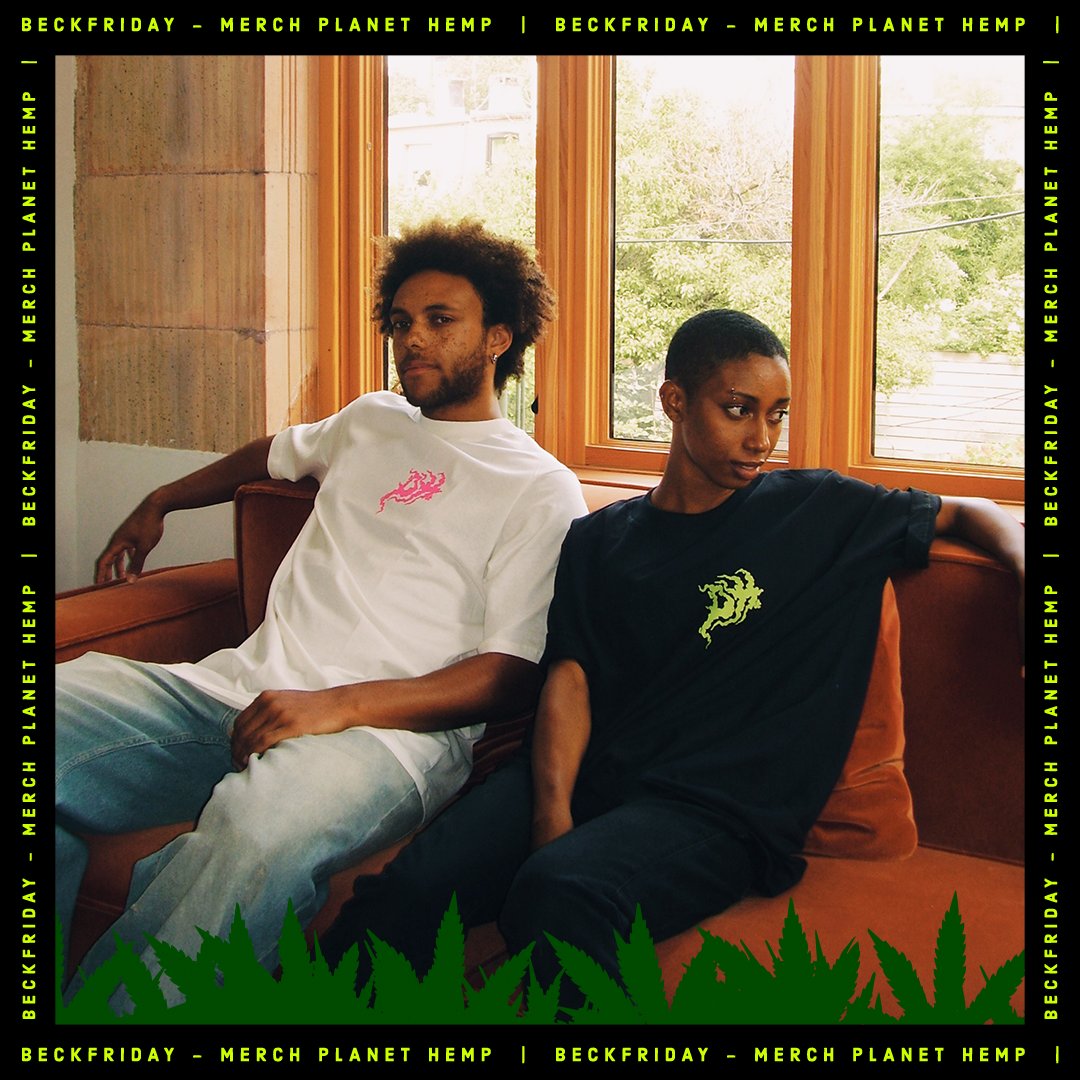 planethempreal's tweet photo. Senhoras e senhores, a gente quer ver geral chapando nessa BECKfriday :: todo o merch oficial do PLANET HEMP com até 30% OFF no site + 10% levando 3 ou mais peças ✊🔥

https://t.co/K5qciB38VK https://t.co/AwAWV0G4SQ