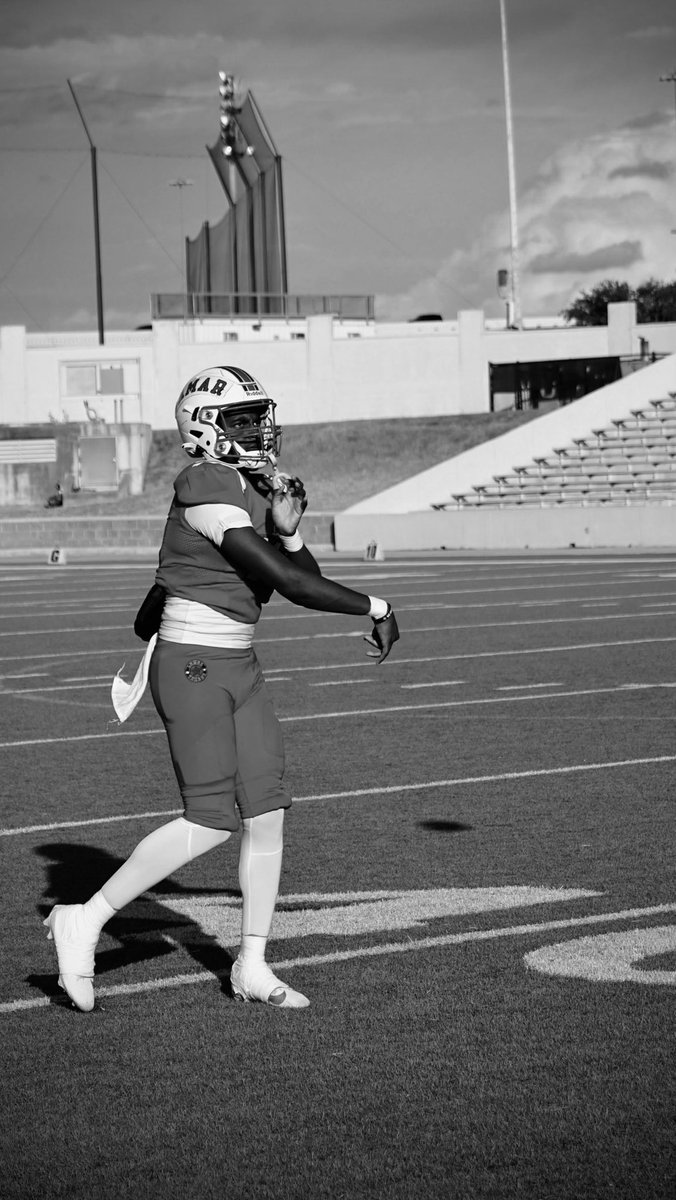 Fun and memorable season with my teammates! Here’s my Senior season film!  
<a href="/LamarTexansFB/">LamarTexansFootball</a> <a href="/coachmlindsey/">Michael Lindsey</a> <a href="/CoachC3Neal/">Coach Showtime</a> <a href="/RecruitLamar/">Recruit Lamar</a>