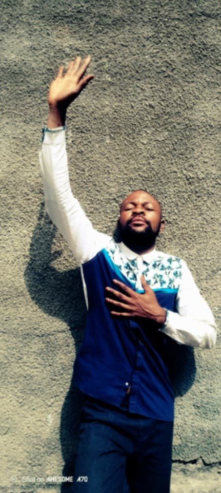 Prie au lieu de t'inquiéter.

Excellente nuit à tous sous la protection divine.

#Melchisédek 🤲