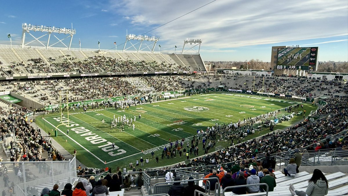 College Football Campus Tour tweet media