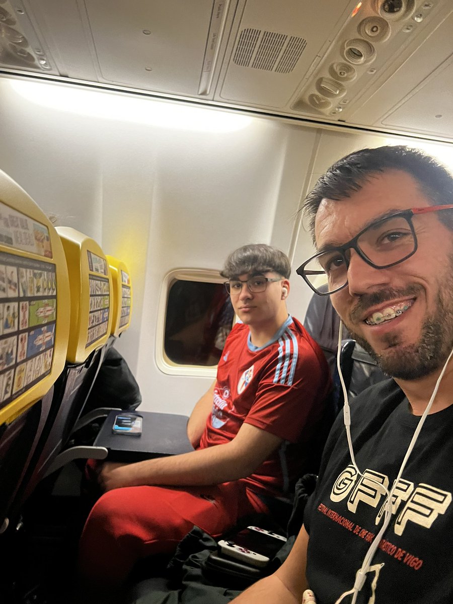 Fleft3's tweet image. Ya en Manchester. Mañana a ver a los @Wolves y animar a tope. 
@jorgenwester estaremos desde primera fila gritándote XURXOOOOO!!!