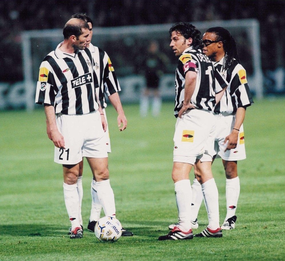 ladolcejuve's tweet image. La grinta e la tecnica al potere !
#DelPiero #Zidane  #Davids