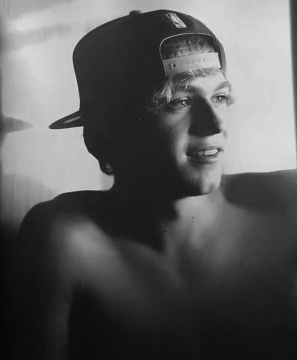 niallernroses's tweet photo. once a niall girl.. always a niall girl 🤍 https://t.co/AG44U2XHZ7