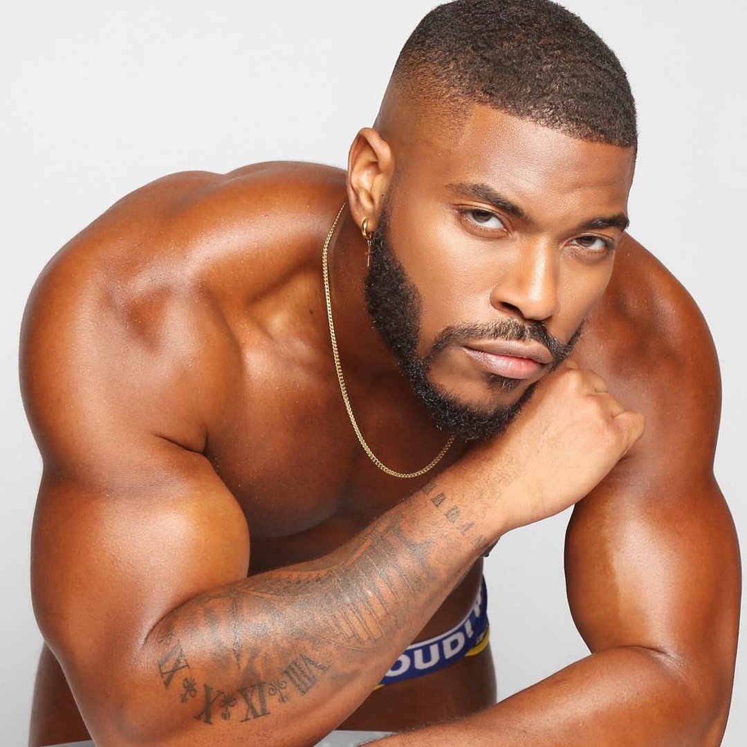 gayhunksonly's tweet photo. Openly gay fitness model #JohnWallace 😍🏳️🌈
@FitFamousMales @MalesUniverse @CuteHotBoys @hotd_goodm @AmenEverytime @BillyBeefcake @casa_dos_gym @EladMeier @Gaylondon3 @HotGuysGlobal @bossmanbaitss01 @MuscleSF @nicenguys @_Theworldstar @pecbouncenation @XJessejr @xxx_men_pt #sstvi https://t.co/1q3LglMy2L