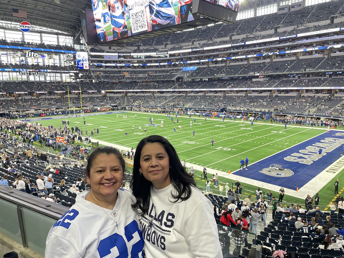 A. Bertha Halfmann tweet media