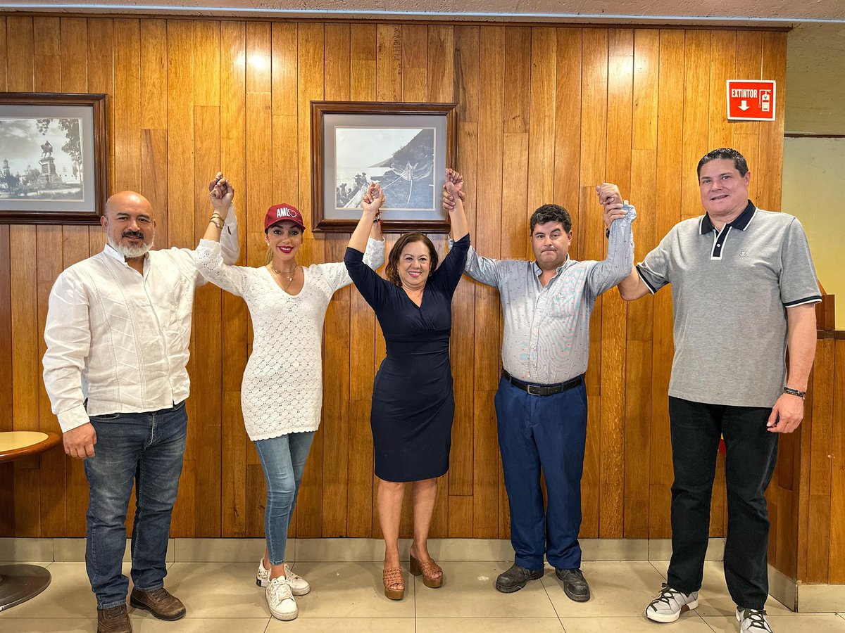 YussaraCG's tweet photo. Querida amiga Lety, he tenido el gusto de conocerte y trabajar contigo desde hace más de 3 años y sé de tu capacidad, de tu entrega, tu lucha, tu pasión por ayudar, tu formación y tus valores firmes de la 4T 1/2 https://t.co/ey7cNNgP5K