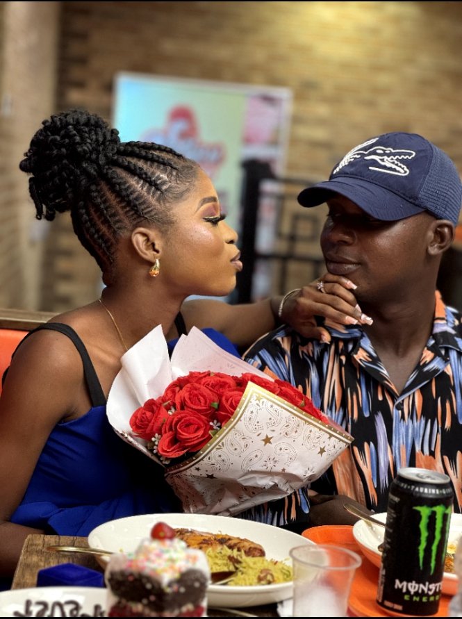 oou_gist_tv1's tweet image. I promised my next post was going to be my story but then this came up and I am so happy to bring this to my TL.

Today seems my sister&apos;s birthday and yet her fiancee came from work to surprise her with a proposal tonight.

Congratulations my mother&apos;s daughter😩💚.