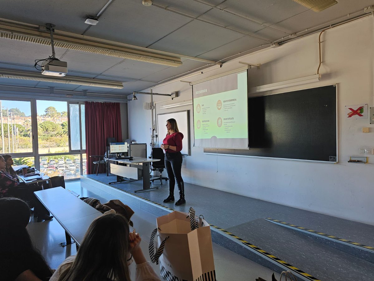 serveis_l's tweet photo. 🥇L'Arc Serveis convoca la 4a edició concurs de #projectessocials 👵🏻👴🏼👨🏽‍🦳👩‍🦳adreçat estudiantsURV L’objectiu del concurs és “proporcionar eines d'intervenció i millora de la qualitat de vida de majors,amb propostes q contribueixin a la seva autonomia,i dia a dia”
#larcserveis #URV https://t.co/xy3XLBHSTR