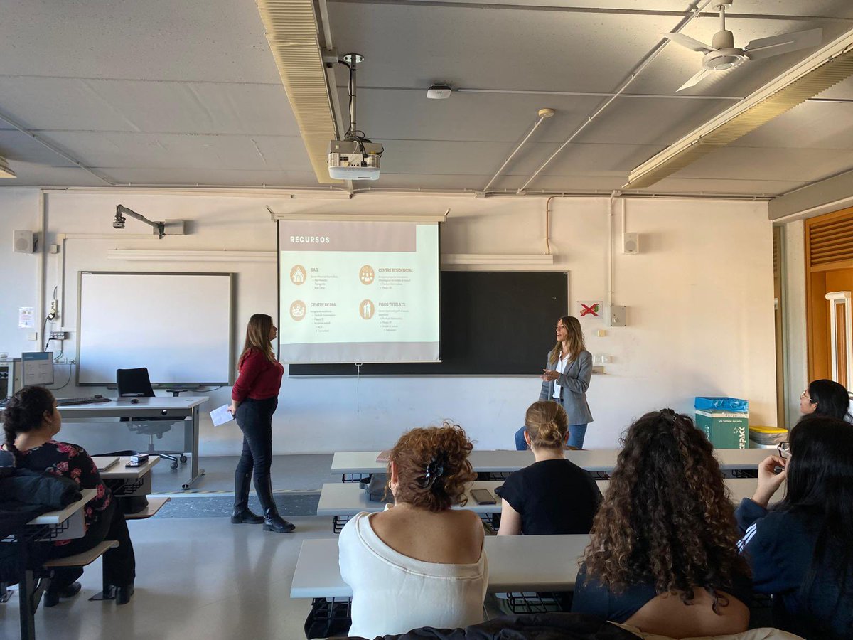 serveis_l's tweet photo. 🥇L'Arc Serveis convoca la 4a edició concurs de #projectessocials 👵🏻👴🏼👨🏽‍🦳👩‍🦳adreçat estudiantsURV L’objectiu del concurs és “proporcionar eines d'intervenció i millora de la qualitat de vida de majors,amb propostes q contribueixin a la seva autonomia,i dia a dia”
#larcserveis #URV https://t.co/xy3XLBHSTR
