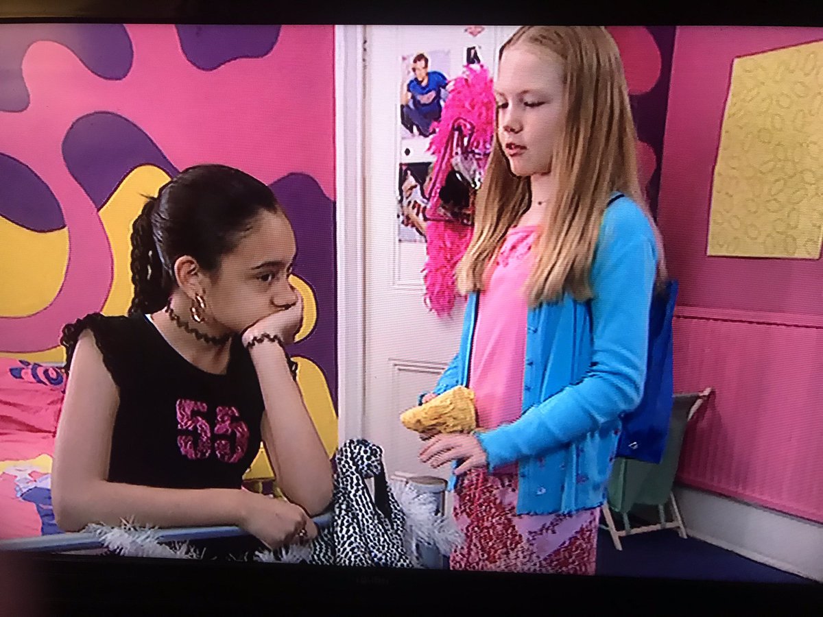 Currently watching series 2 and on the episode Louise meets her new foster family 📺🍰🧺
@Chelsiepadley <a href="/MontannaThompsn/">Montanna Thompson</a> <a href="/DaniHarmer/">Dani Harmer</a> <a href="/NishaKNayar/">Nisha Nayar</a> #thestoryoftracybeaker <a href="/cbbc/">CBBC</a>