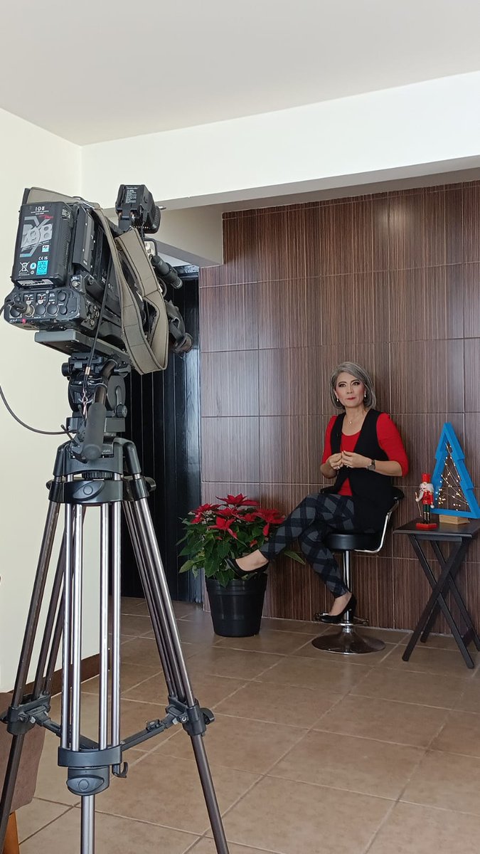 mitzihampsi's tweet image. Feliz #Viernes de grabación para @TVTenlinea programa #ElPoderDeLaMujer muy pronto nuevas #cápsulas !!! Por #TelevisiónTabasqueña 
📺 📹 🎤