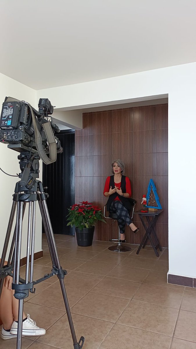 mitzihampsi's tweet image. Feliz #Viernes de grabación para @TVTenlinea programa #ElPoderDeLaMujer muy pronto nuevas #cápsulas !!! Por #TelevisiónTabasqueña 
📺 📹 🎤