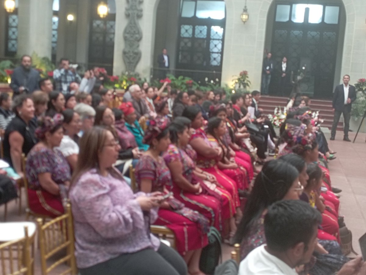 caldhgt's tweet photo. #DefensorasDDHH En el marco del Día Internacional de las Defensoras de Derechos Humanos, la @copadehgt rinde  reconocimiento a "Mujeres Defensoras por la Paz" a las Abuelas de Sepur Zarco y Abuelas Ixiles que han luchado por la Justicia, la Memoria y la Verdad. https://t.co/j5fAj5hvxN