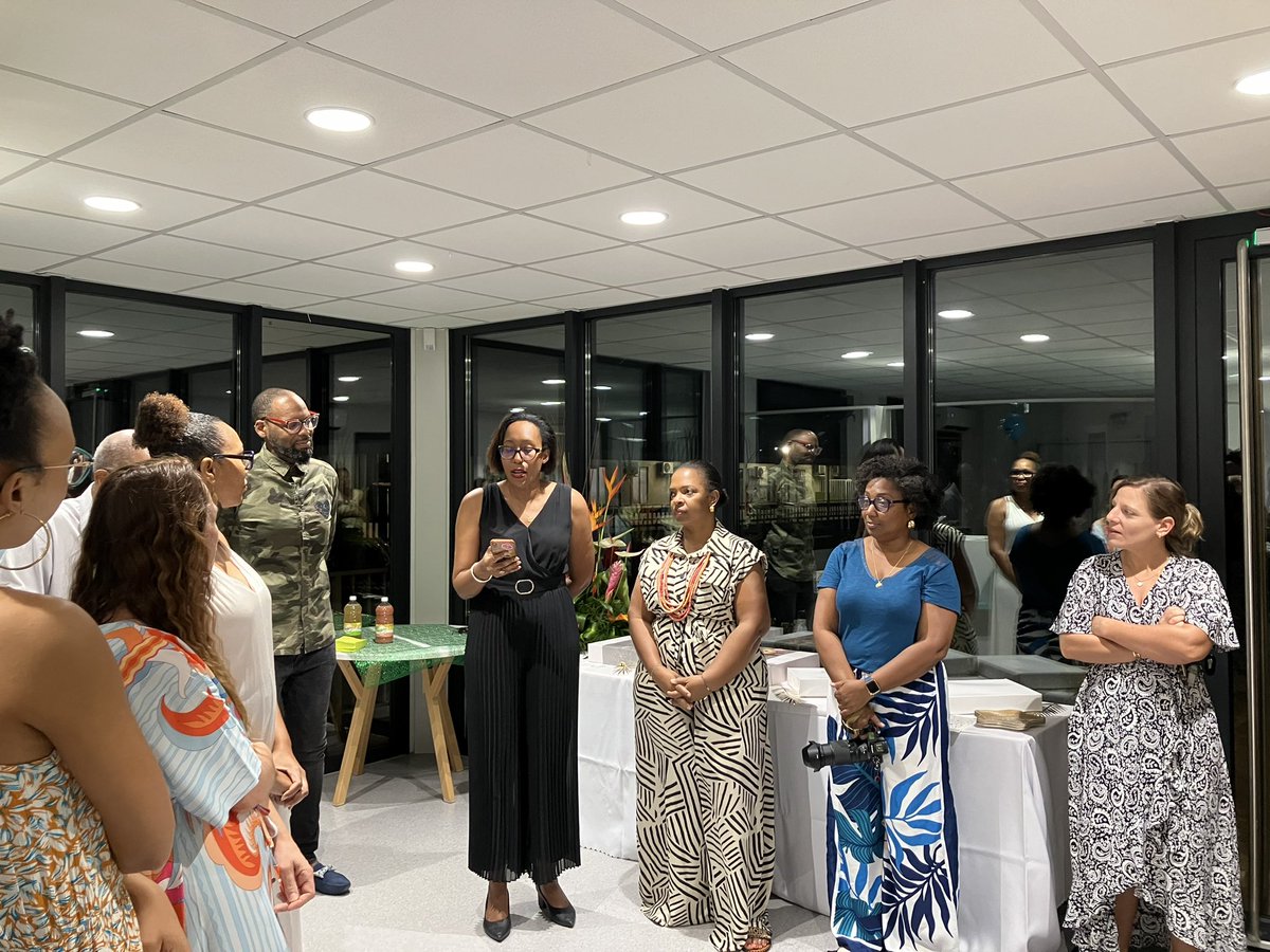 Le 26 Novembre, dans le cadre de la journée des aides-soigant(es), l’ATIR Martinique a tenu à mettre à l’honneur ses professionnels pour leur engagement quotidien et leur dévouement. 
Bravo aux équipes soignantes qui occupent un rôle indispensable. 
#AidesSoignants #Santé
