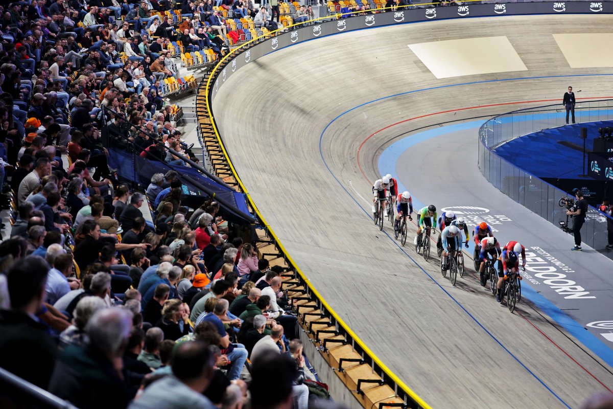 Ending the night with fourth for Will Tidball in the men's elimination! 

It bags him 13 points as he climbs to eighth in the men's endurance league - one spot below Will Perrett who finished 10th in tonights race. 

#UCITCL