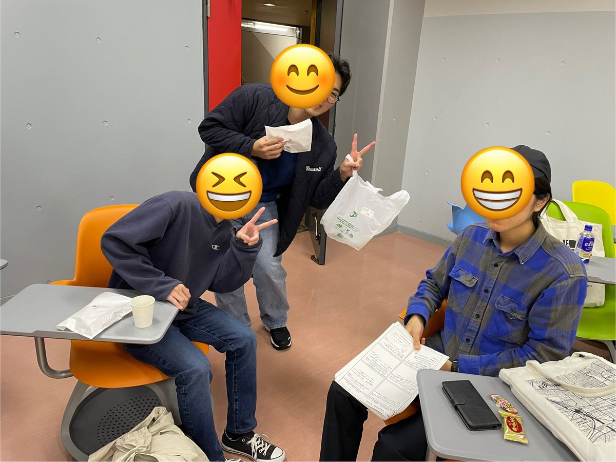 先日のお茶会では、学祭での売り上げ金で、ドーナツをみなさんでいただきました♪
浜田店の方、ありがとうございました！
みなさん楽しみにしてくれてて、ほんとによかったです！
12月はタコパやりますので、お楽しみに^_^
