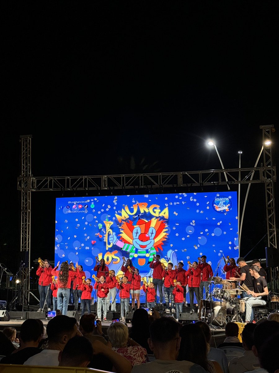 Un enorme privilegio.
¡Muchas gracias compañeros!…
Que sean muchos años más🎺
<a href="/LosChancletas/">Murga Los Chancletas</a>