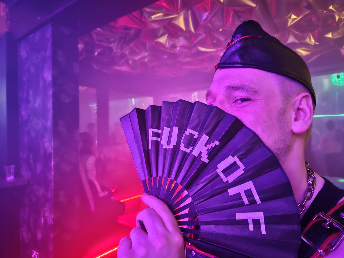 When the non kinksters enter the club and oggle you