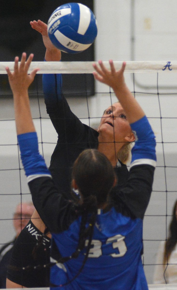 Anamosa's Sander, Neuhaus earn All-State volleyball honors......again! journal-eureka.com/anamosa-volley…