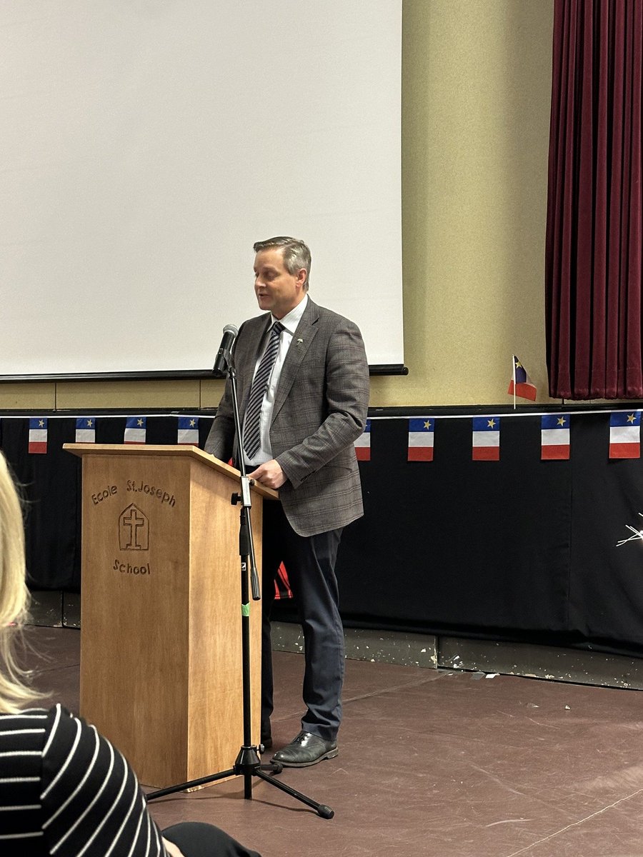 École St. Joseph School tweet media