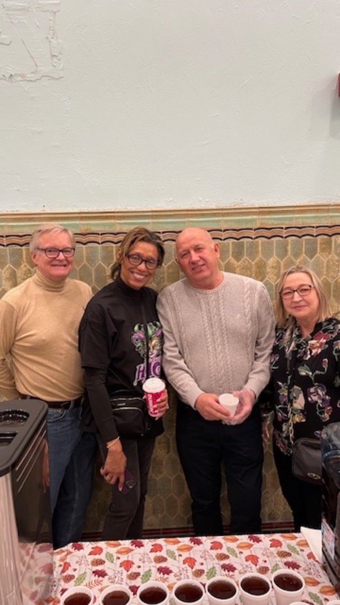 HHCD_NFP's tweet photo. A very happy holiday season to each and every one of you! This weekend, we’re especially thankful for the volunteers who helped us serve our Lawson House residents at yesterday’s Thanksgiving dinner! https://t.co/yWnWy2Nadv