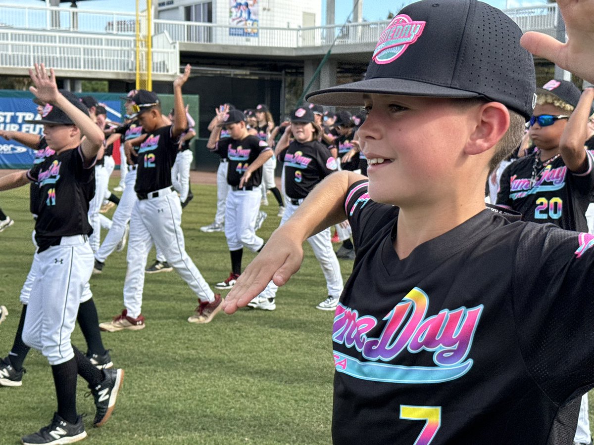 GameDayUSA's tweet photo. In the 🏟️ today for MLB pro panel, dynamic warmup, and position specific defensive instruction.

#GameDayUSA🇺🇸 #JAAG2024🌴 https://t.co/7dTd7YF9BA