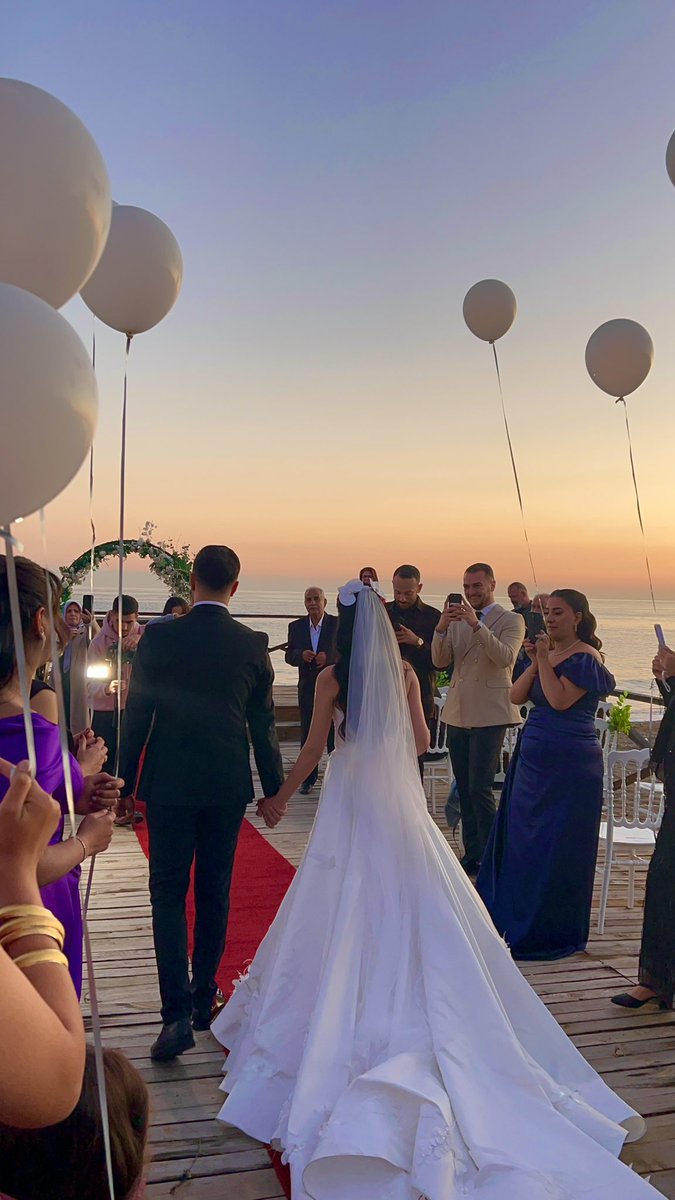 oznurturerr's tweet photo. Uyanın dünyanın en güzel gelini benim kızkardeşim oldu 🕊️ https://t.co/xl0GV2rbQk