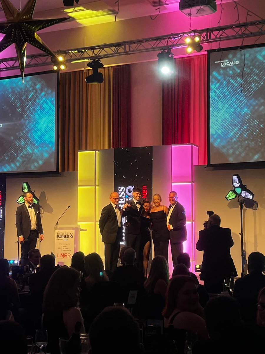 simon cotton tweet media