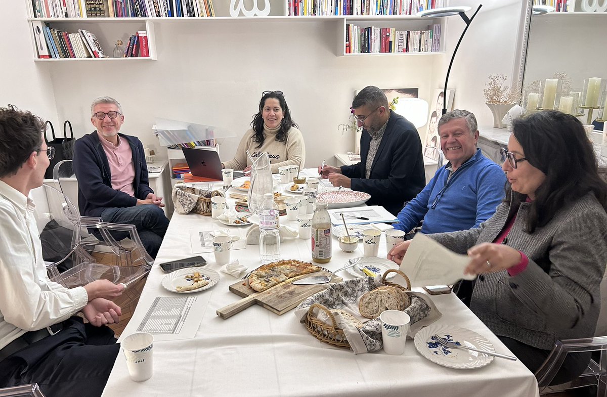 FayzaBasini's tweet photo. 👥 AG et apéro @Initiatives_IES 

👩🏻‍💻Rapport d'activité 2024
Comptes et budget

🤝Événements décembre 2024
Projets 2025

🗓️ Événements avec nos #seniors
#Collectes solidaires
#Mentorat pour créateurs d'entreprises et aide aux devoirs

🤗 Rejoignez nos bénévoles et notre équipe ! https://t.co/VmS5GGviVw