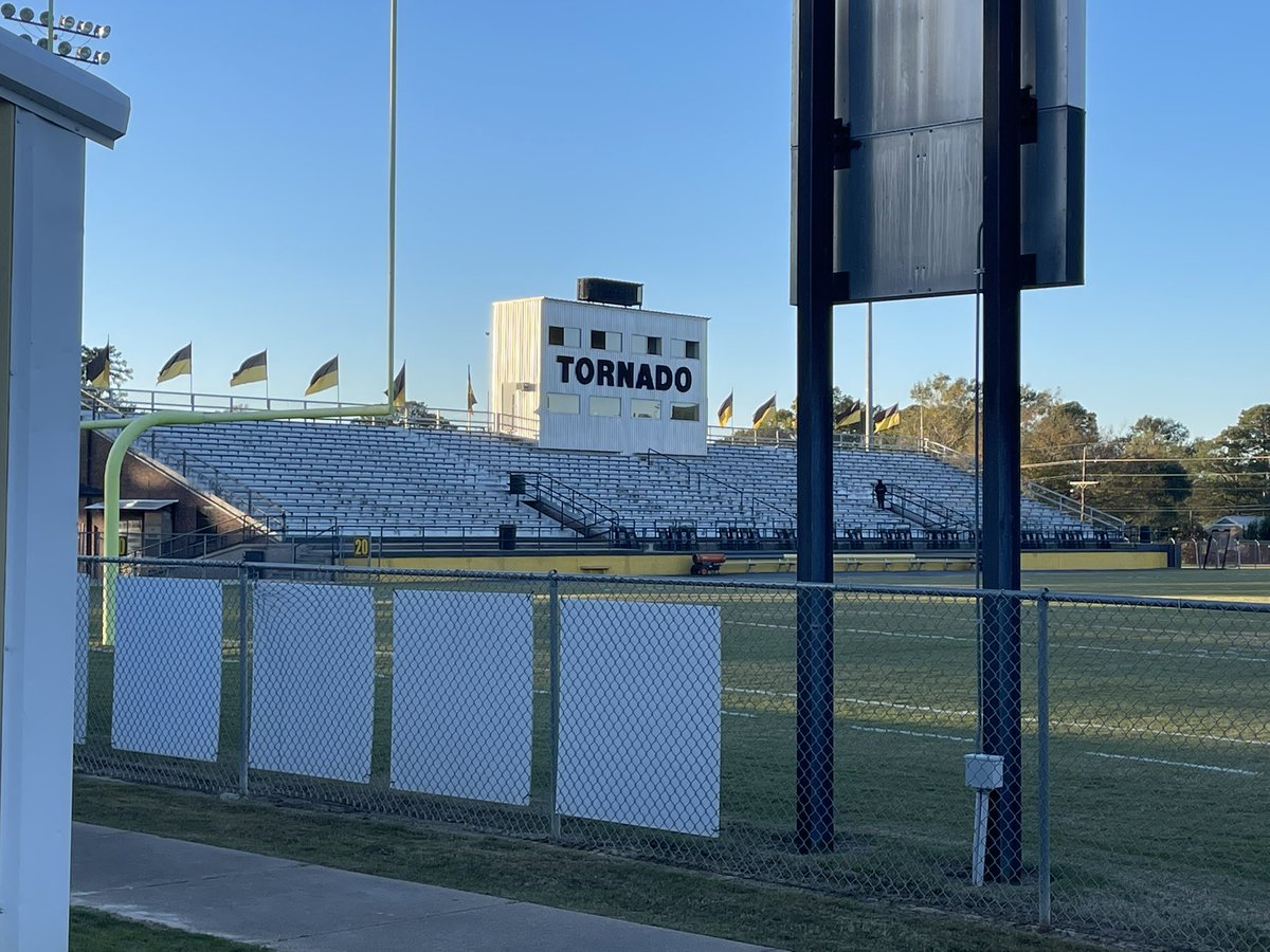 therealDFM's tweet image. Quarterfinals Friday @Golden_Tors vs Welsh Greyhounds - #gettin ready #goTors @kentrahan @k104scoreboard @GeauxPrepsLA