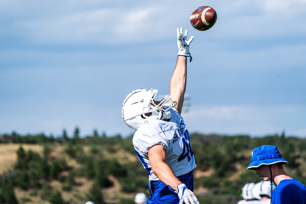 AF_FBRecruiting's tweet image. Shoutout to our Bolts of the Week!

Offense: Brody Smith, Keshon Singleton, Kale Gibbs, Brody Fortunati, Omari Elias

Defense: Kade Steadman, Jake Kepler, Jack Franklin, Roger Jones, Aidan Plate, Drew Dubuclet

Special Teams: Jack Alley, Antonio Menard, Rocco D&apos;Angelo

#WorkWins…