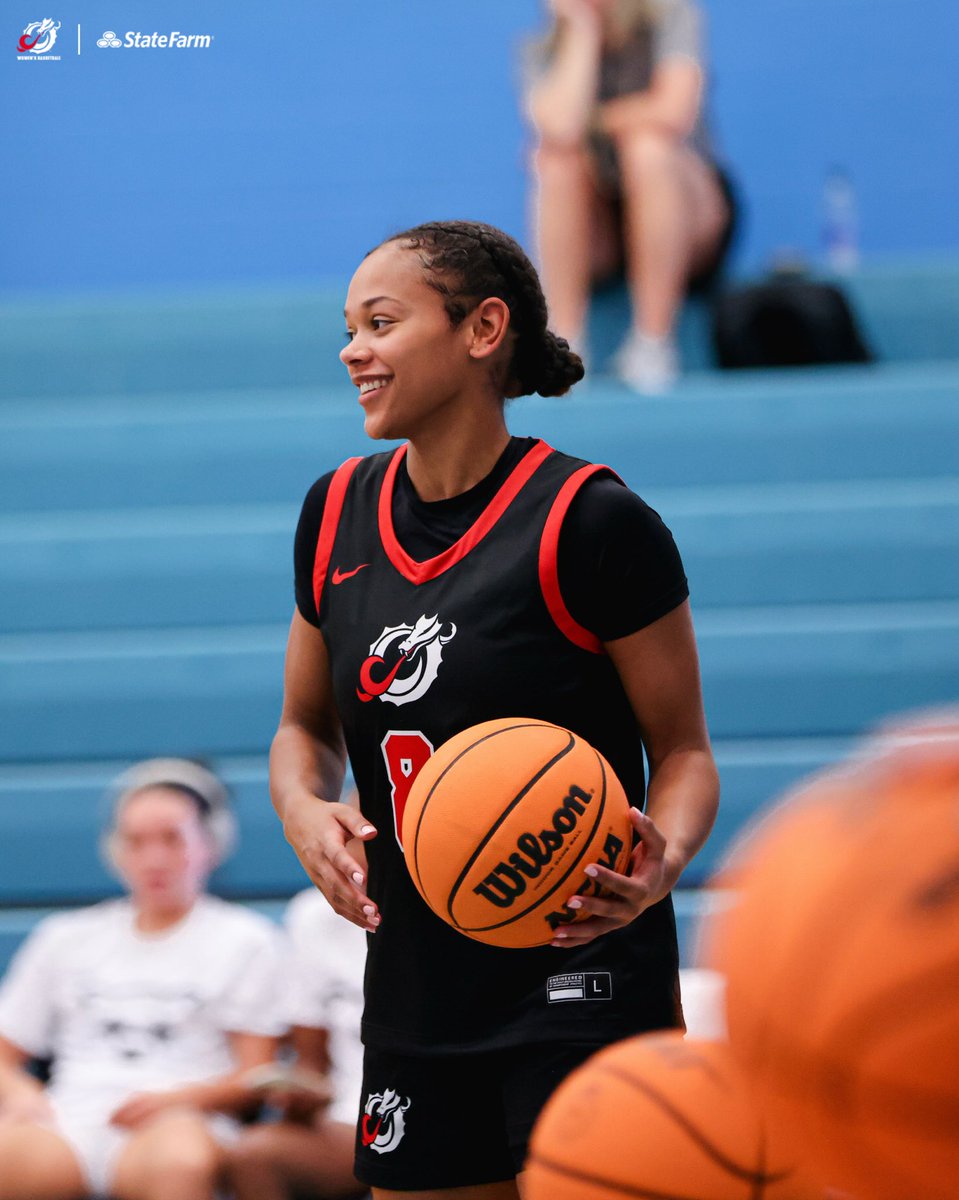 MSUM_WBB's tweet photo. ready to hoop 🔜

#RollDrags #hoopsinhawaii

📸: @beccahansonframes https://t.co/vHWU95TEkW