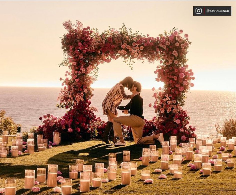 AdamSchefter's tweet photo. Bills QB Josh Allen and actress-singer Hailee Steinfeld announced their engagement on Instagram. https://t.co/n2yGQp5HwT