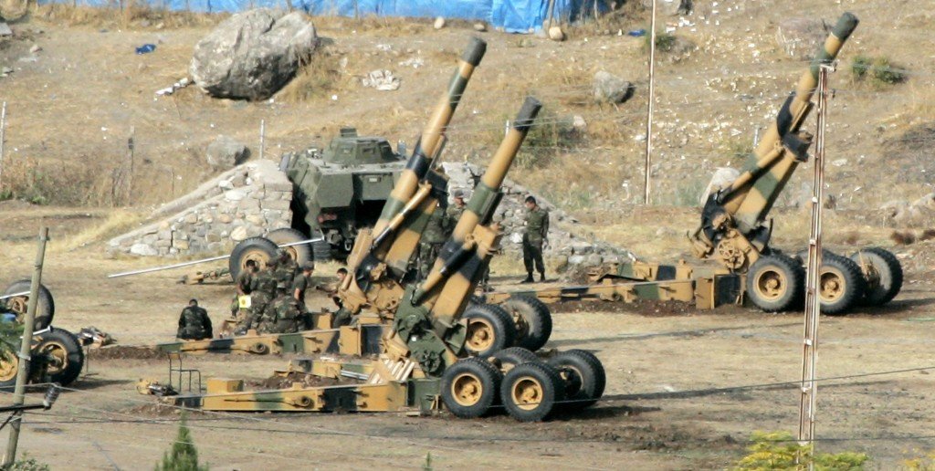 BabakTaghvaee1's tweet image. #BREAKING: In support of the Operation &quot;Dawn of Freedom&quot; carried-out by the Al-Qaeda affiliated terrorists of #Turkey, the #TurkishArmy just conducted an artillery strike at position of Kurdish Forces of #SDF in Tell Tamer, Northern #Syria.