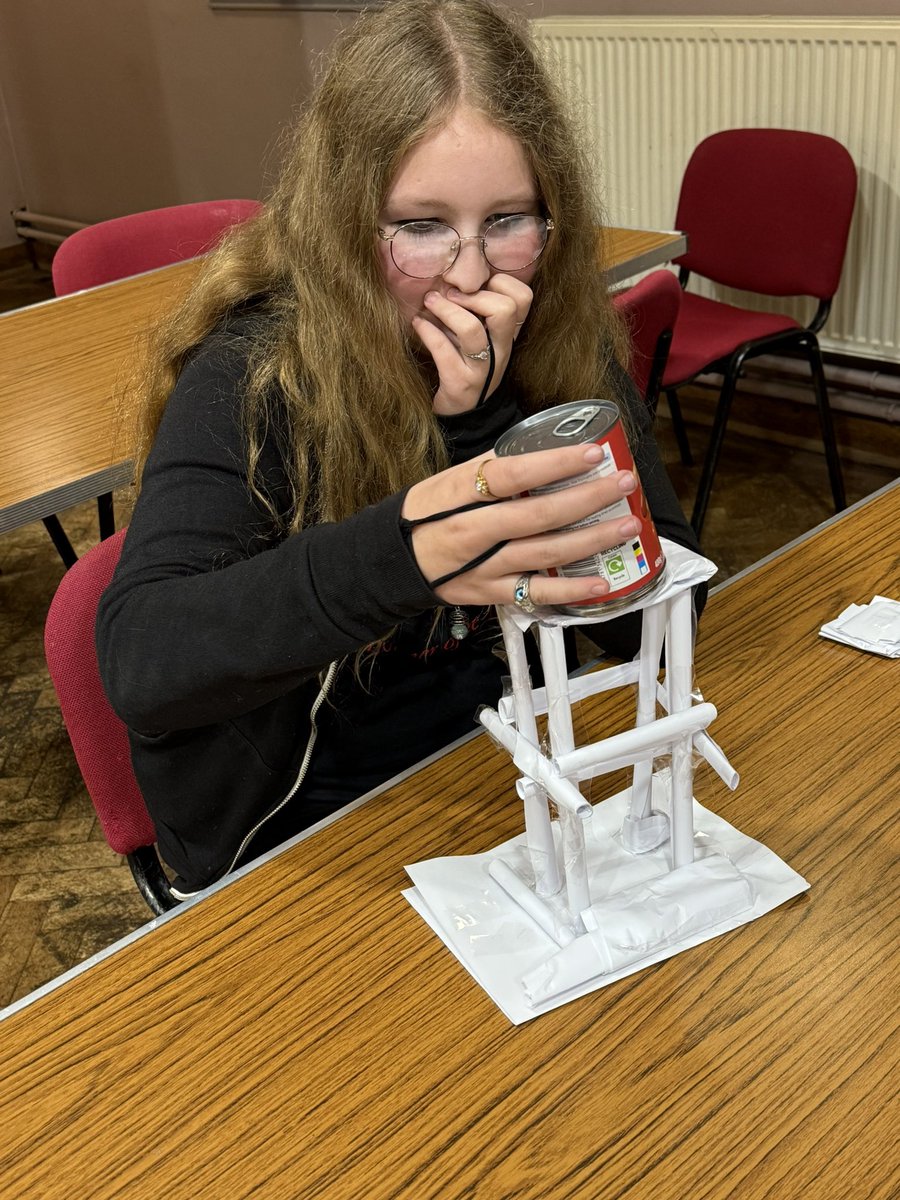 5thHullBB's tweet photo. Using the @SalfordUni @theboysbrigade resources on engineering tonight! Great fun! https://t.co/yfhN2hdvx4