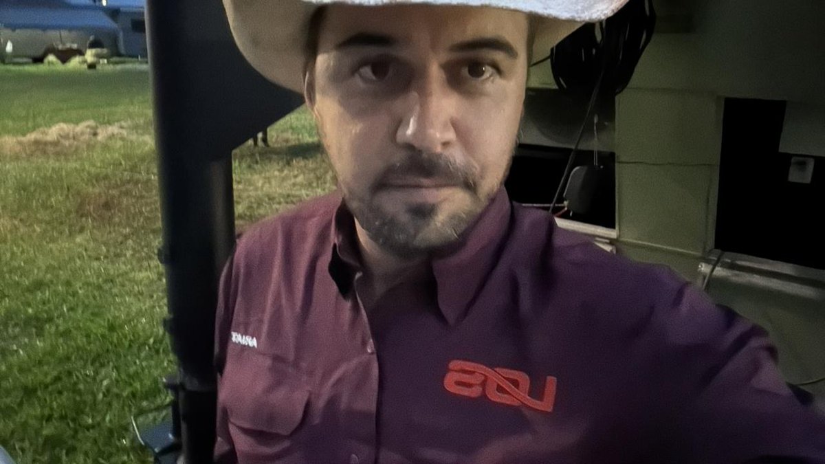 reservaLOS's tweet photo. Silêncio, o homem está trabalhando 🤫 (e contratando) https://t.co/J56cuuuME5