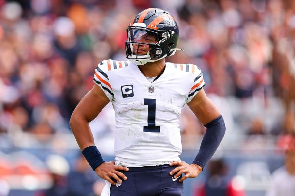 This is the last post I'm doing with QB2 in Pittsburgh, but it seems we need a reminder:

Caleb Williams:
- Broken multiple Bears rookie QB records
- Has more 300 games than Fields has had in his 3.5 year career, and Caleb has only played 12 games. 
- Surpassed Justin Fields
