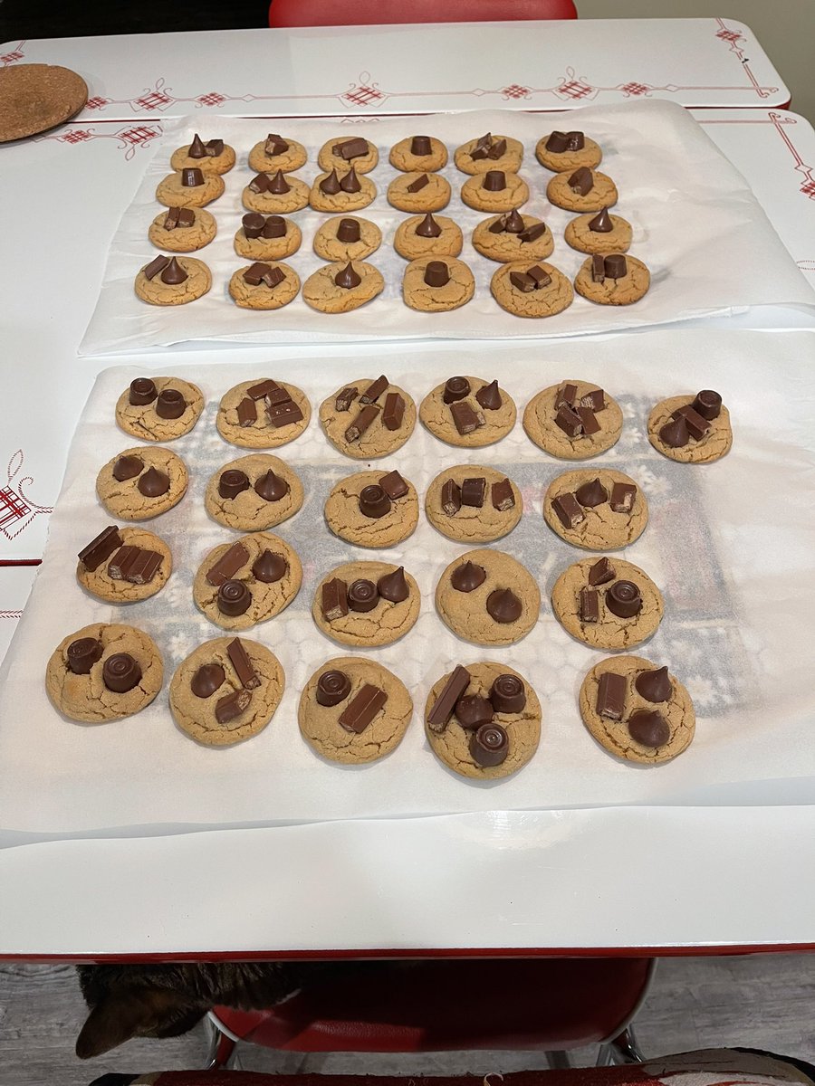 pickhisassup's tweet photo. I made cookies. Otis helped https://t.co/AsW1I3dfSF