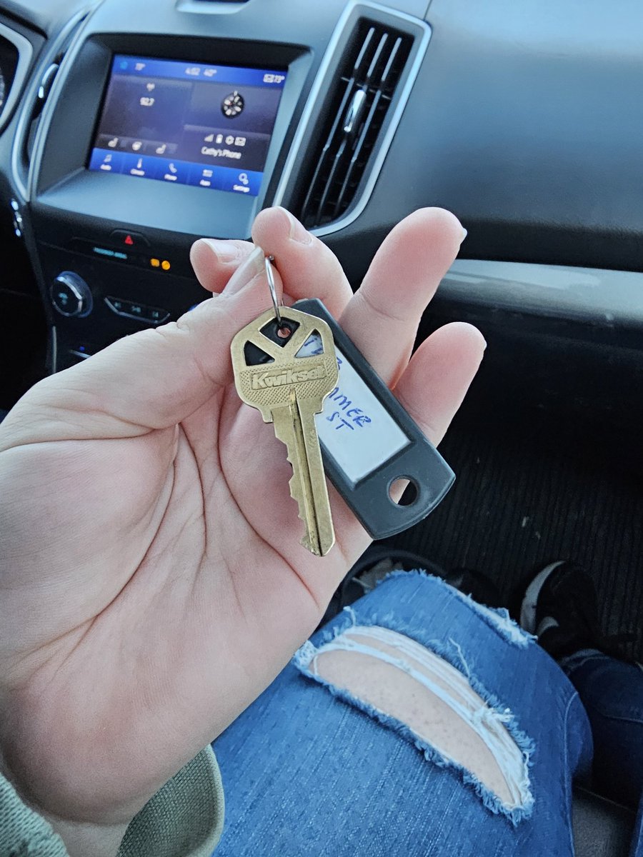 izbabey's tweet photo. a brand new home for a brand new adventure... and I get to do it with my favorite person. I can't even find the right word to describe what I'm feeling... https://t.co/VqGpnzo6Xg