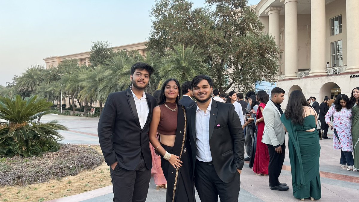 bidding a farewell to this amazing place called college.

I’m not sure if I’ll miss this place but it definitely had a huge role in shaping my whole personality.