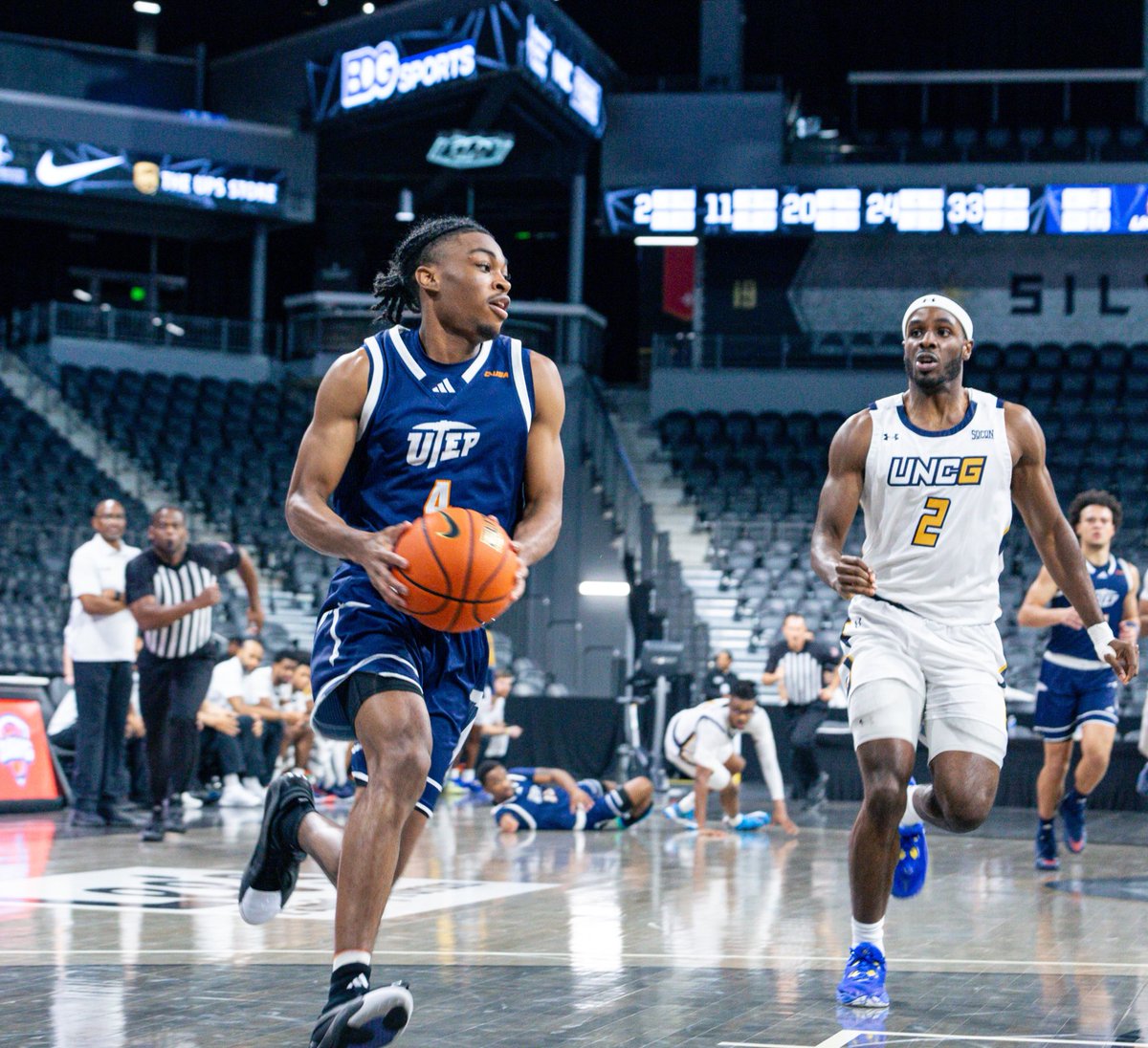 #FridayFlix from 3 days in Vegas at the Ball Dawgs Classic!