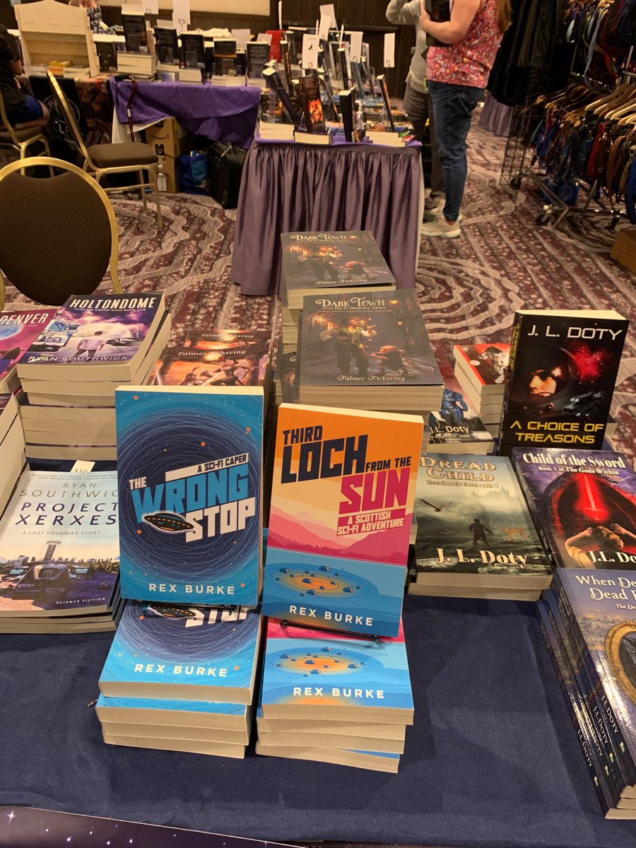 PalmerPickerin1's tweet photo. Mini book giveaway at Loscon for me and @SciFiRex
Stop by the Dealer’s Room, Small Pub in a Big Universe table!
#loscon https://t.co/PvY8MlBkBp