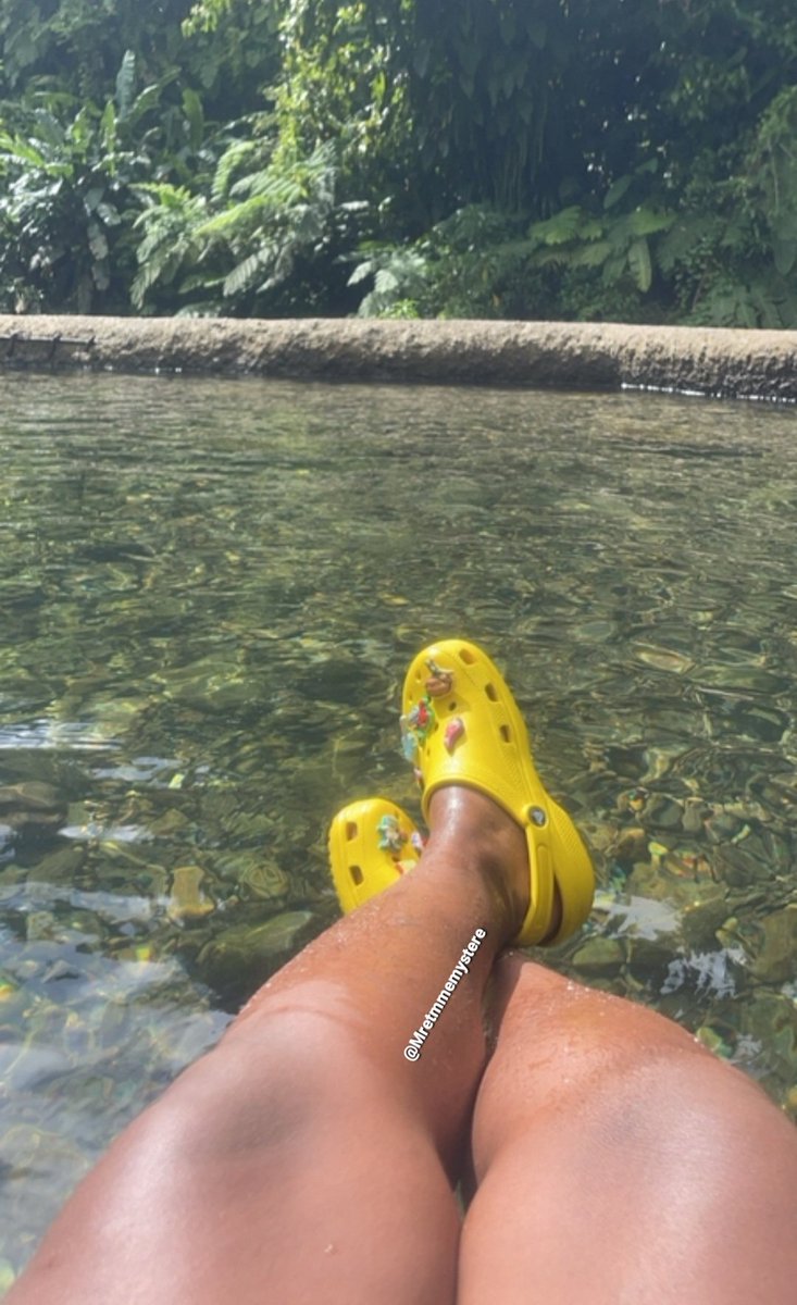 MretMmeMystere's tweet photo. Bon vendredi les loulous ✨️🔥
@FeetFinder
#Rivière #Chill #Feet #Feetfr #Unlockt #pieds #lespiedsdansleau #moneyslavesfr #moneyslave #détente https://t.co/v7ixMBkDIh
