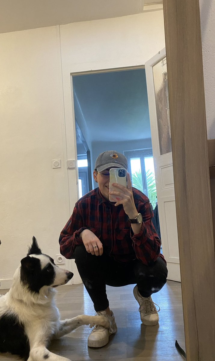 bylanl's tweet photo. Petit bonus : mon acolyte. C’est cadeau https://t.co/QKjiSwvOwz