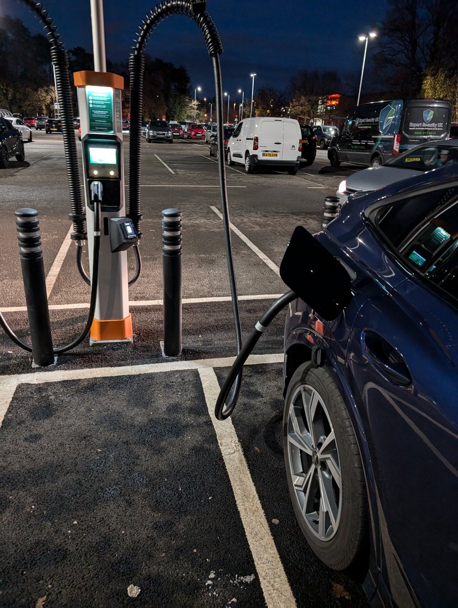 adamfmk4's tweet photo. Top marks @sainsburys on #SmartCharge after being let down by two other providers today, one of your sites just worked and pretty much maxed my car's charging rate.

Very well sign posted, big spaces and sleek chargers, plus a few nectar points too ⚡🚗🔌 https://t.co/iQ5KagU7NJ
