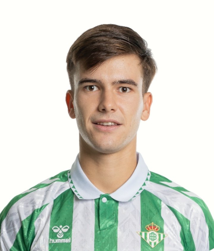 AVB_Cantera's tweet photo. 💚 Destacamos el debut de Gonzalo del Castillo (2004) en el partido del Betis Deportivo entrando al descanso!

Son los primeros minutos de un jugador del Betis C en el filial en 1ª RFEF, algo que solo hizo anteriormente Daniel Romero hace 2 temporadas en 2ª RFEF!

#CanteraBetis https://t.co/TTgqvQdlE9