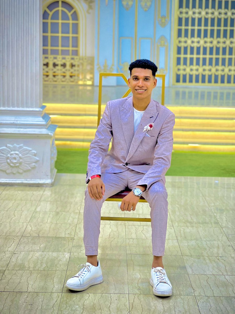 اصنعوا لأنفسكم أياما جميلة لا تنتظروني أنا مشغول...!!🙁