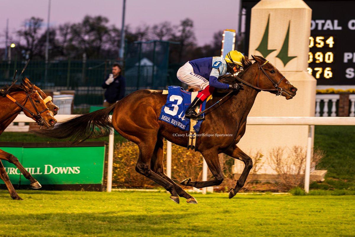 casey_laughter's tweet photo. #KehoeBeach (Omaha Beach) and @FrankieDettori win the Mrs. Revere Stakes for trainer #WesleyWard at @ChurchillDowns https://t.co/aZerKGF26V